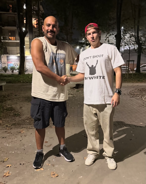 immagine stretta di mano